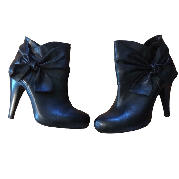 EUC Gianni Bini Zip-up Black Leather Booties with sexy bow on each side - Picture 10 of 11